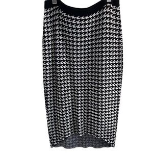 Elle Black and White Houndstooth Pencil Skirt